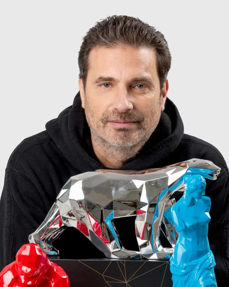 Orlinski Coeur dans une collection d'art personnelle, démocratisation de la sculpture