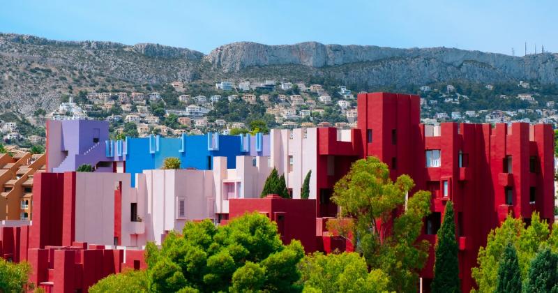 Le Palais d'Abraxas à Noisy-le-Grand, un exemple majeur de l'architecture postmoderne française