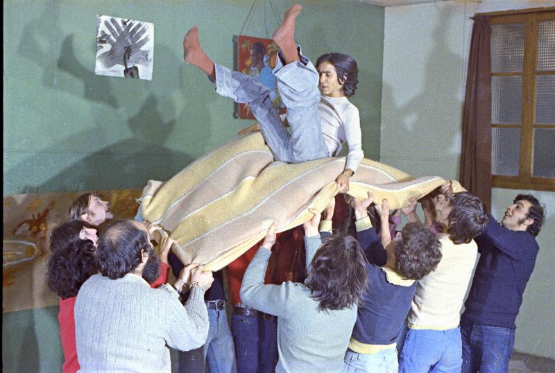 Palais de Tokyo intérieur brut espaces d'exposition et d'expérimentation artistique contemporaine