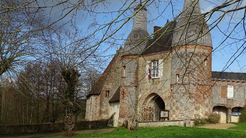 Vue panoramique de Paris aux 17e et 18e siècles avec Notre-Dame au centre, reflétant l'environnement des chanteurs