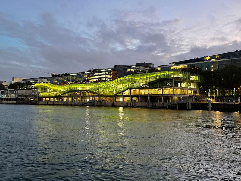 Cité de la Mode et du Design à Paris, architecture moderne le long de la Seine