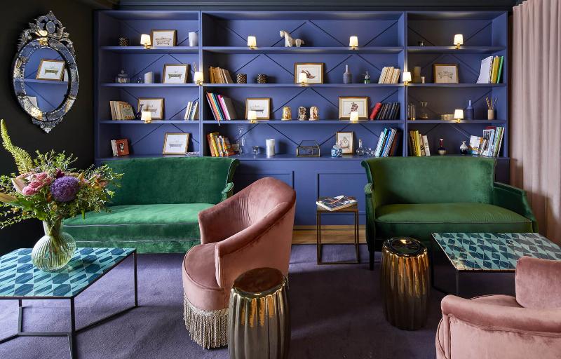 Architecture haussmannienne typique du quartier de la Bourse à Paris près du 16 rue Notre-Dame-des-Victoires