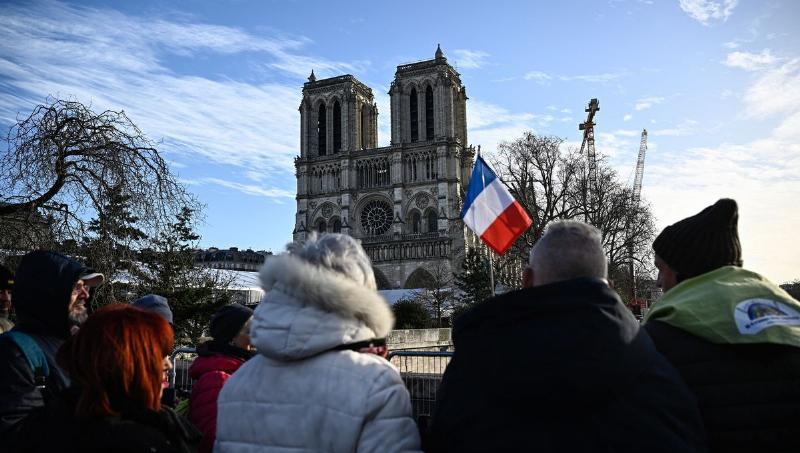 Notre-Dame de Paris restaurée symbolisant le patrimoine architectural français et la résilience nationale