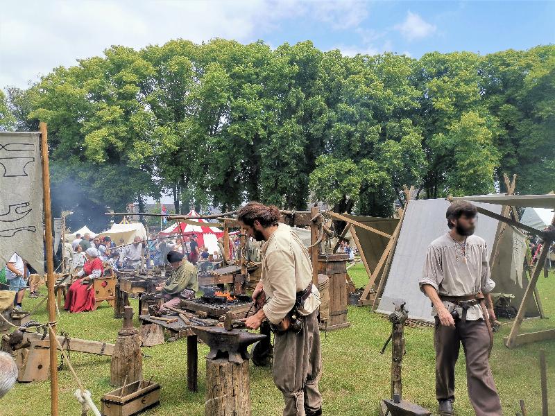 Le patrimoine français de Notre-Dame revit à travers une expérience immersive captivante