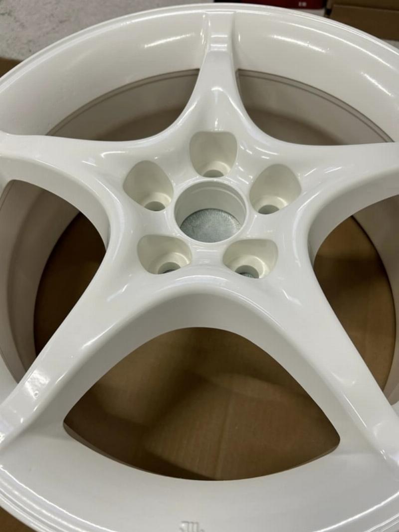 Revêtement électrostatique parfait sur une pièce métallique complexe