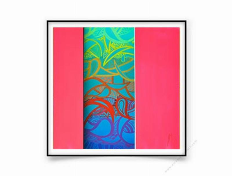 Artiste français créant une œuvre d'art moderne avec de la peinture fluo dans un atelier