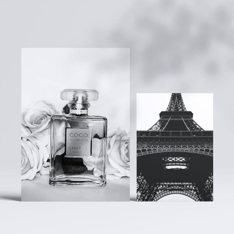 Peinture minimaliste moderne dans un salon parisien élégant