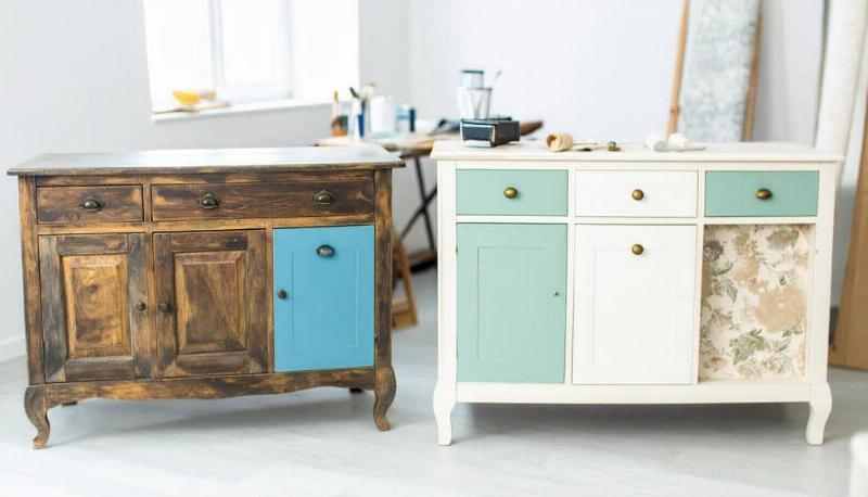 Peinture polyuréthane sur bois transformant un meuble ancien avec une finition durable et élégante, mettant en valeur son caractère