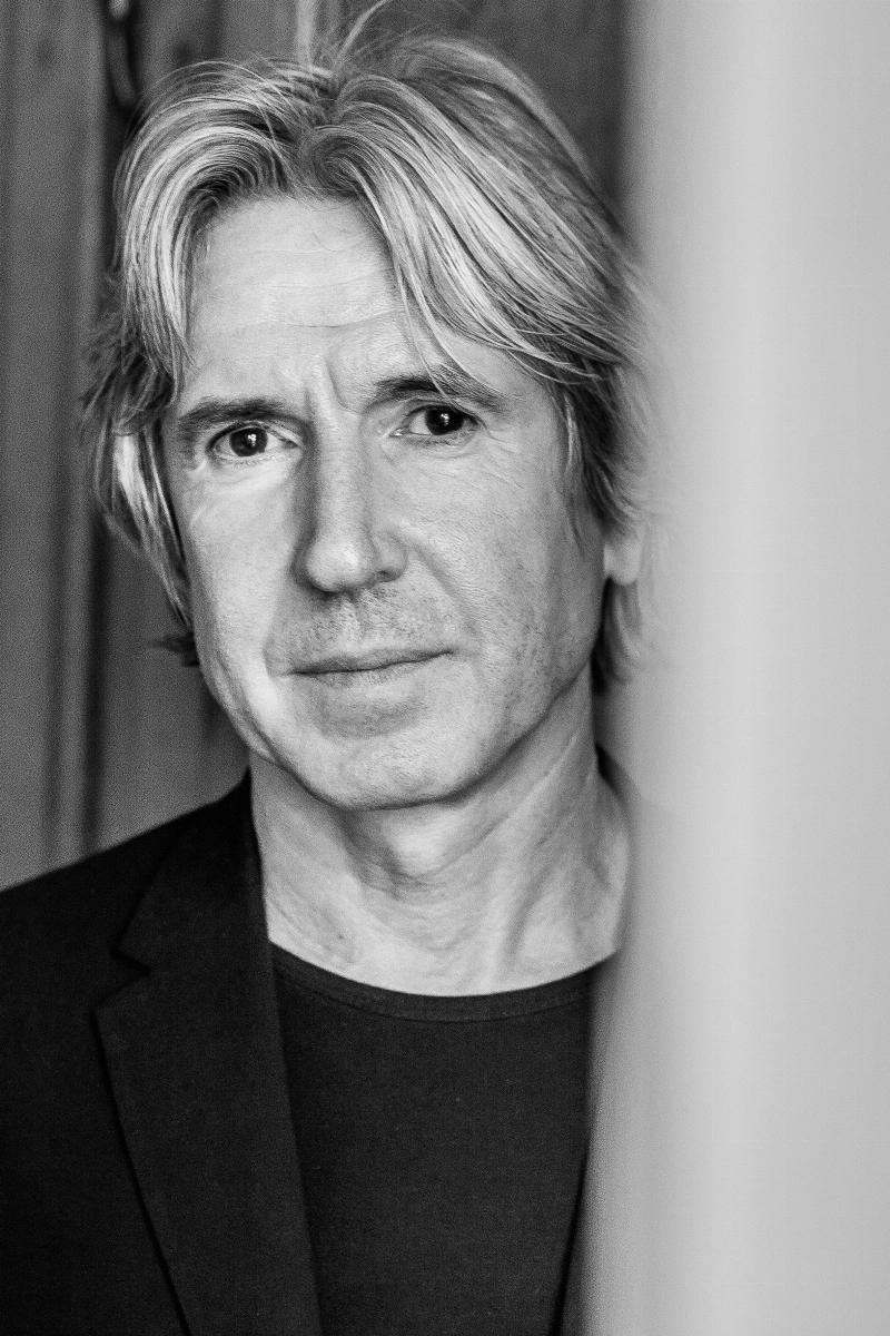 Esquisse préliminaire d'un paysage de vignes français avec des lignes directrices pour la composition artistique