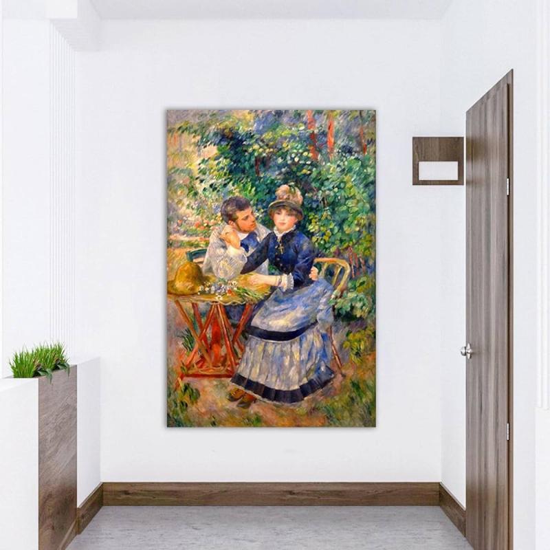 Photo tableau peinture encadrée, élégamment affichée dans un salon français moderne avec un art mural raffiné