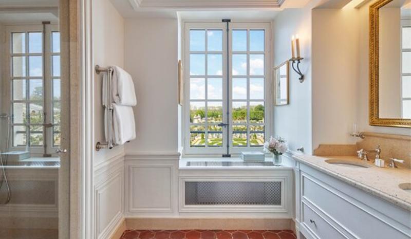 Planifier un séjour pour dormir au Château de Versailles avec un majordome