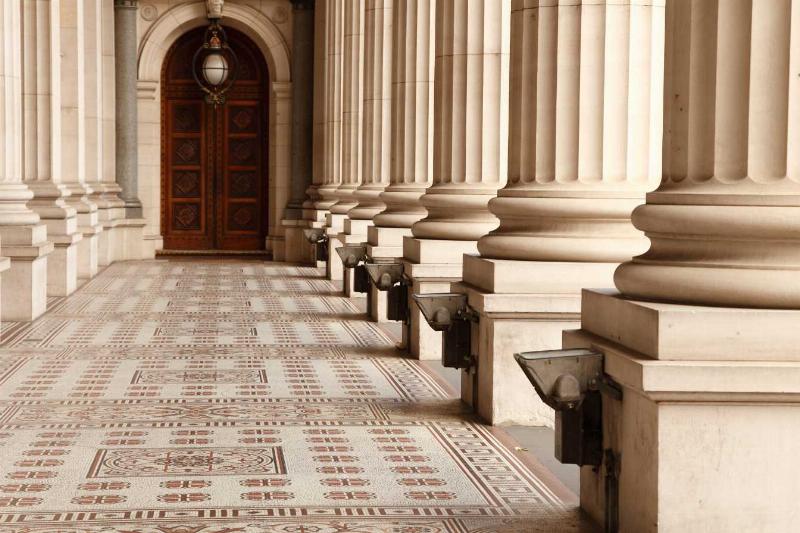 Schéma architectural illustrant les principes de symétrie et d'ordre dans l'architecture classique française