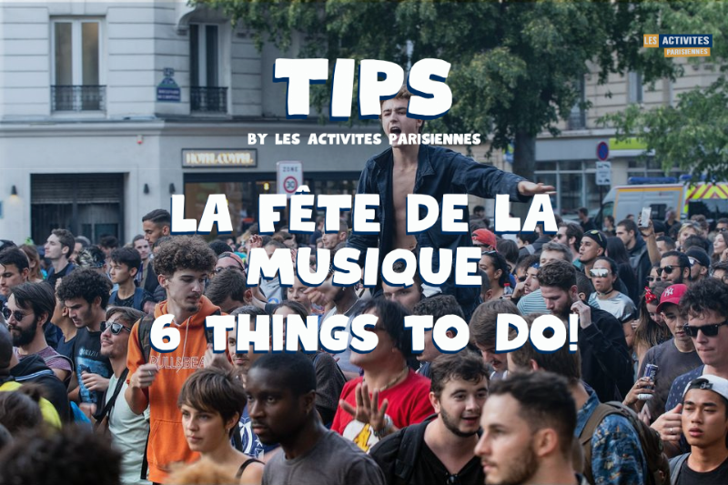 Des spectateurs pique-niquant avant un concert classique en France en août, ambiance décontractée