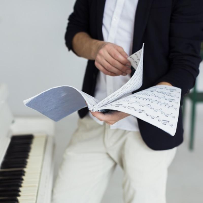 Reconnaître un morceau de musique classique grâce à l'étude des partitions et des motifs