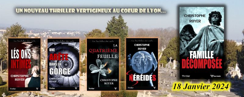 Une séance de dédicace d'un écrivain français connu actuel avec des lecteurs enthousiastes