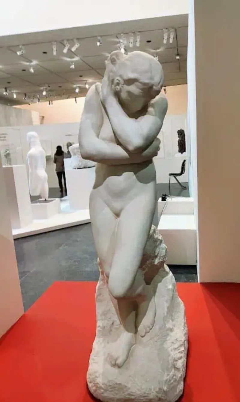 L'Homme qui marche Rodin : genèse et fragments d'une œuvre emblématique en plâtre