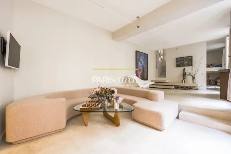 Ruelles pavées du Marais, Paris 3, avec son charme historique, menant au 39 rue Notre Dame de Nazareth 75003 Paris