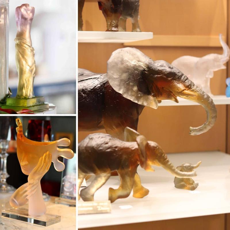 Sculpture abstraite et biomorphique par un sculpteur célèbre français du XXe siècle, dans un style moderniste.