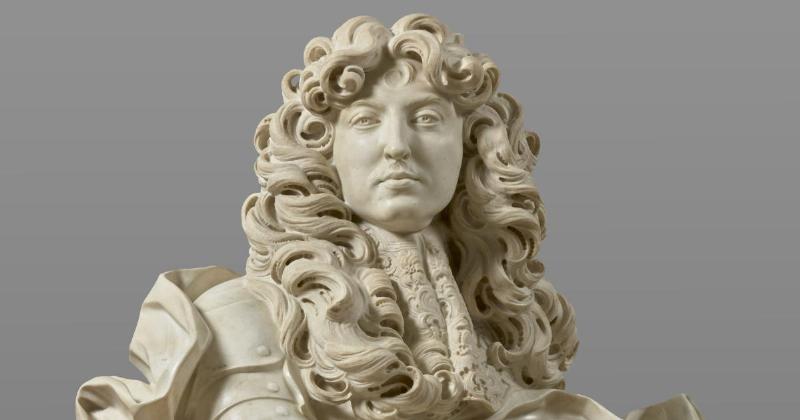 Sculpture baroque française à Versailles, représentant des figures mythologiques, par un sculpteur célèbre du XVIIe siècle.