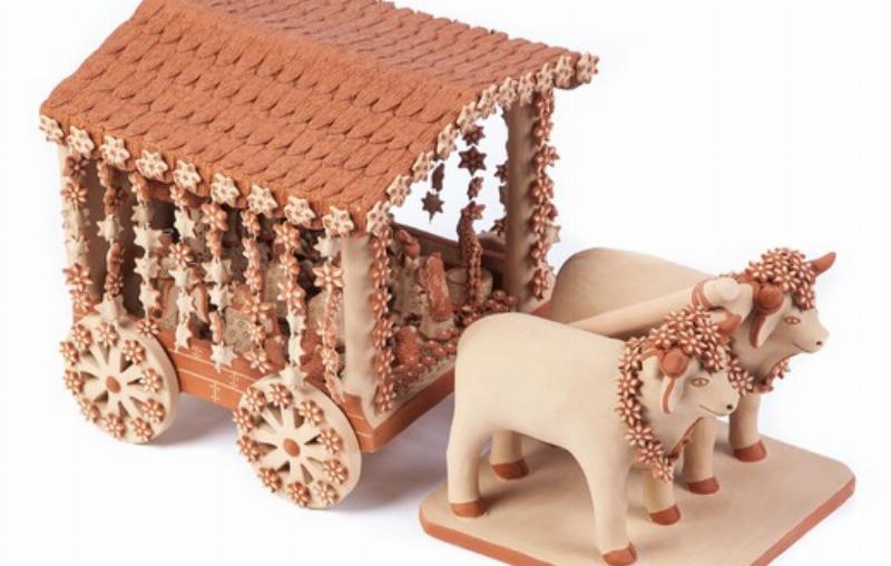 Sculpture abstraite en argile dans un style contemporain français