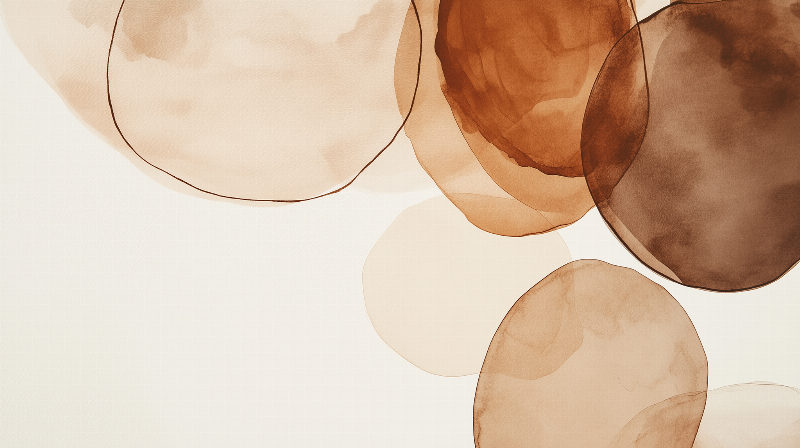 Sculpture en bois de rhinocéros, montrant des formes organiques et des textures naturelles, représentant un art contemporain et une connexion à la nature.