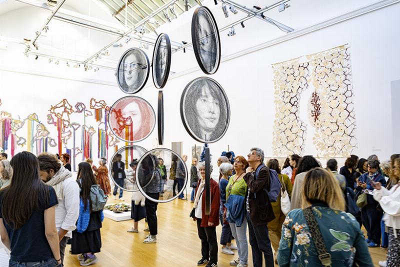 Une installation contemporaine de l art de la sculpture en milieu urbain français