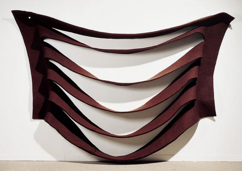 Sculpture contemporaine française montrant diverses techniques et matériaux influençant son prix et sa valeur artistique