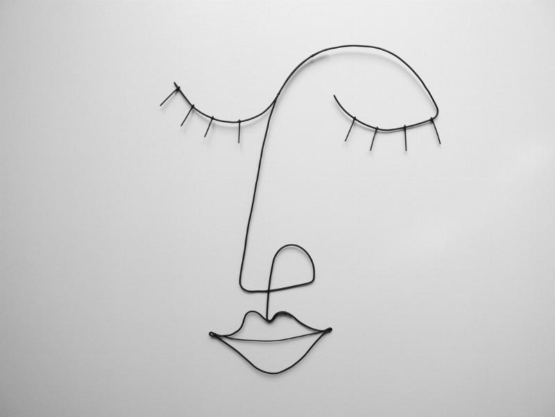 sculpture fil de fer moderne design interieur minimaliste installation artistique contemporaine