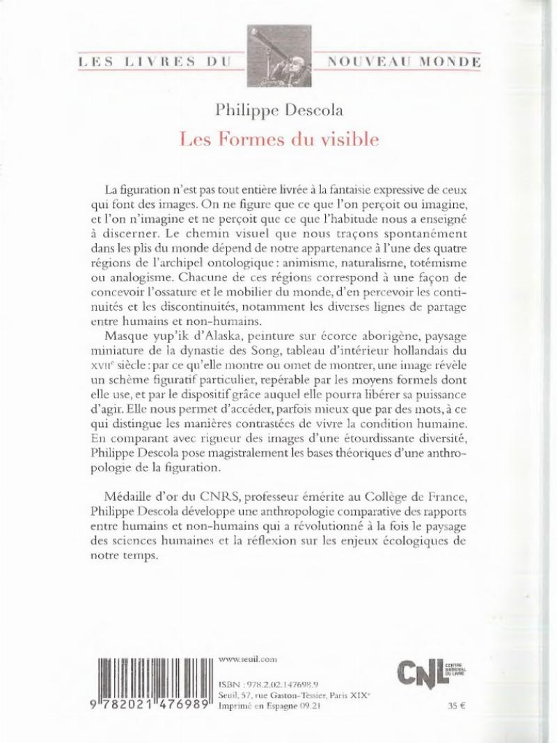 Une magnifique sculpture inuit d'un ours polaire en stéatite polie, prête à la vente, reflétant l'art arctique.