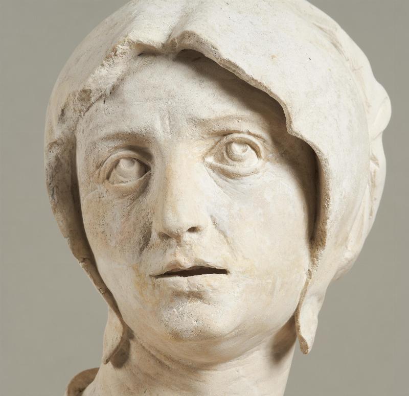 Détail d'un visage sculpté dans la pierre, art de la Renaissance française