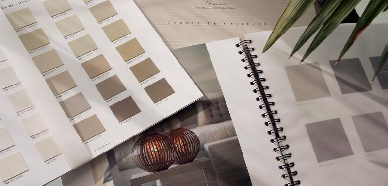 Un simulateur peinture murale affichant différentes palettes de couleurs inspirées de l'art de vivre français pour un intérieur élégant.