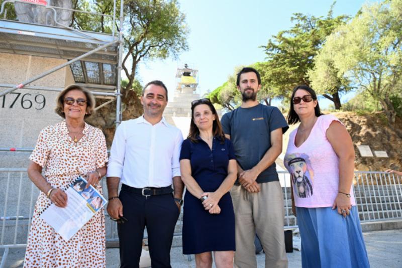 Restauration d'une statue en bronze ancienne, mettant en valeur son patrimoine