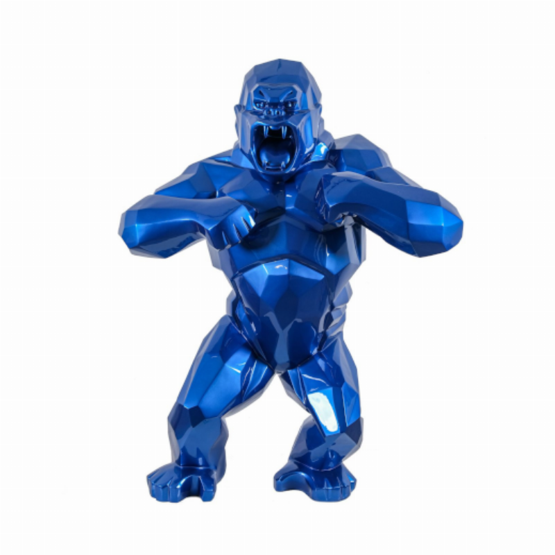 Une sculpture de gorille facettée de style Orlinski, en résine brillante