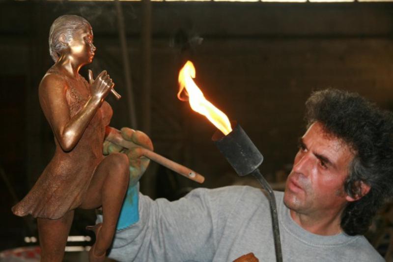 Technique de patine sur statue en cuivre, processus artistique, couleurs