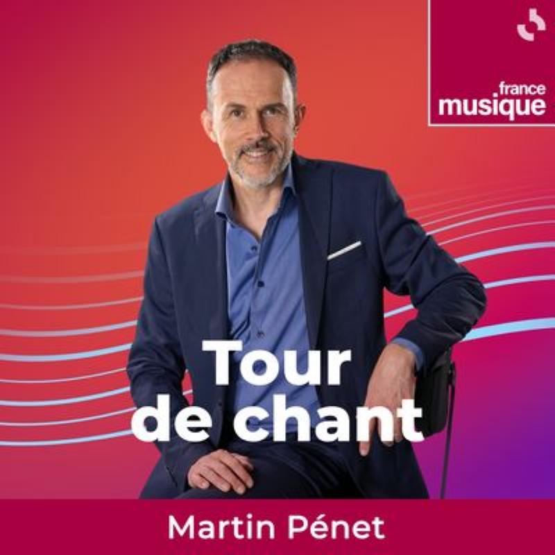 Photographie d'un tour de chant classique avec des artistes célèbres de la chanson française