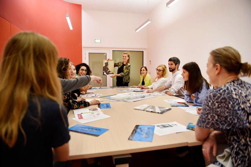 La Victoire de Samothrace, chef-d'œuvre antique du Louvre avec ses ailes emblématiques