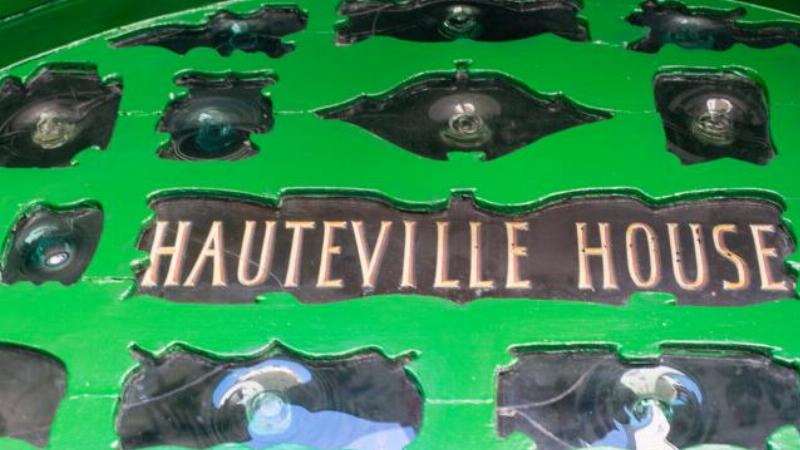 Musée Maison Victor Hugo, façade historique, génie poétique et littéraire français