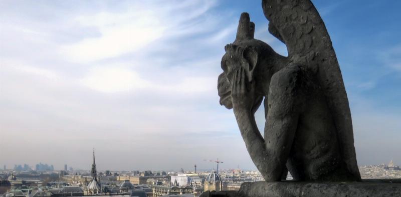 Victor Hugo et la cathédrale Notre-Dame de Paris, symboles du romantisme et de l'architecture médiévale