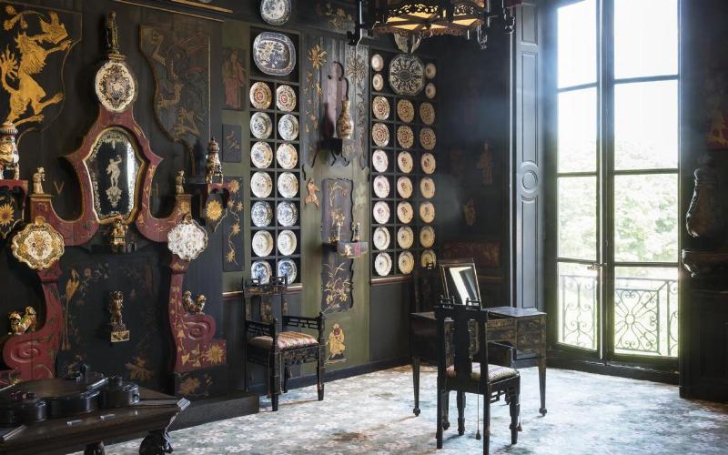 Les manuscrits de Victor Hugo représentant son recueil Toute la Lyre et son héritage littéraire mondial