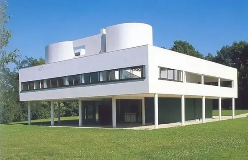 La Villa Savoye, chef-d'œuvre de Le Corbusier, emblème de l'architecture moderne à Poissy, France