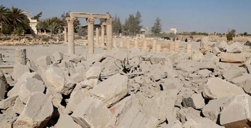 Vue aérienne du centre-ville reconstruit du Havre, classé UNESCO, montrant la grille urbaine et l'architecture moderniste