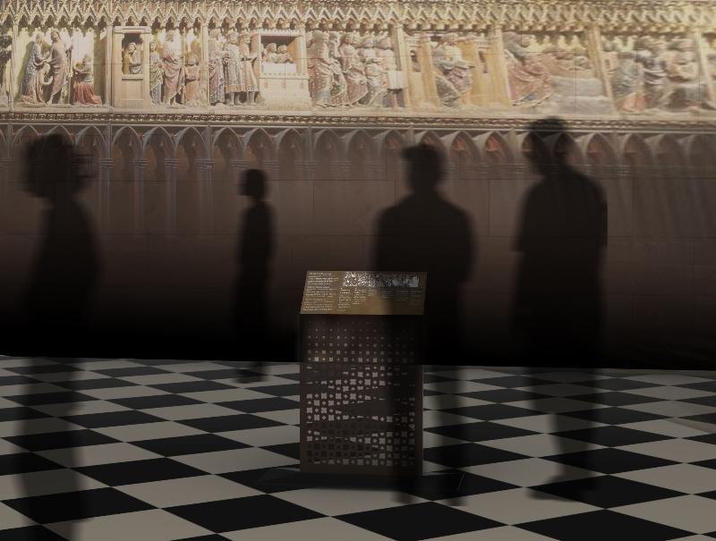 Visite guidée sur le parvis de Notre-Dame de Paris en français, avec un groupe et un guide