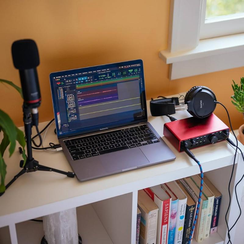 Une interface de streaming musical affichant des œuvres classiques avec des options de lecture et des informations sur les compositeurs