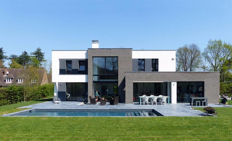 Vue des célèbres Maisons Cubiques à Rotterdam, exemple d'architecture néerlandaise moderne