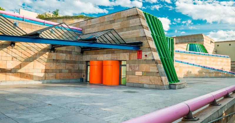 Neue Staatsgalerie de Stuttgart, exemple d'architecture postmoderne