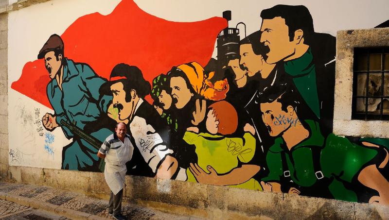 Fresque murale historique française célébrant une scène de la Révolution