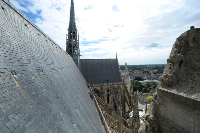 La majestueuse flèche de Notre-Dame de Paris conçue par Viollet-le-Duc, avant l'incendie de 2019