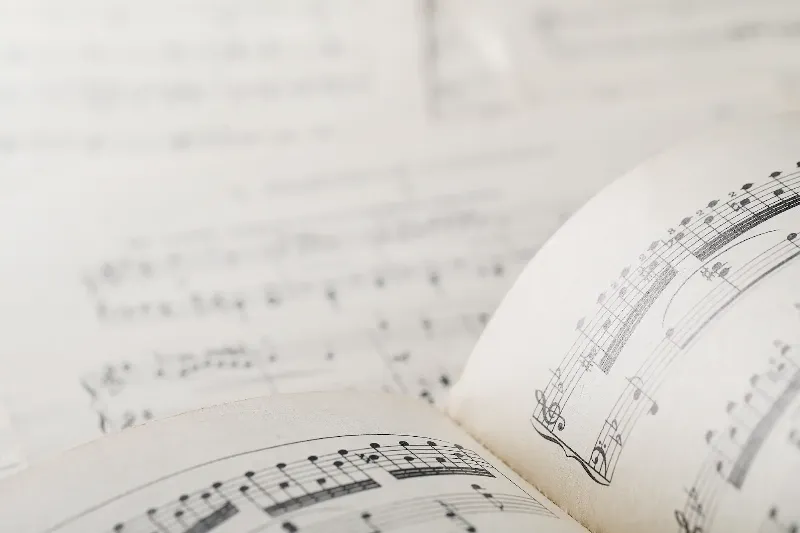 Vocabulaire essentiel de la musique classique française avec partitions et instruments anciens