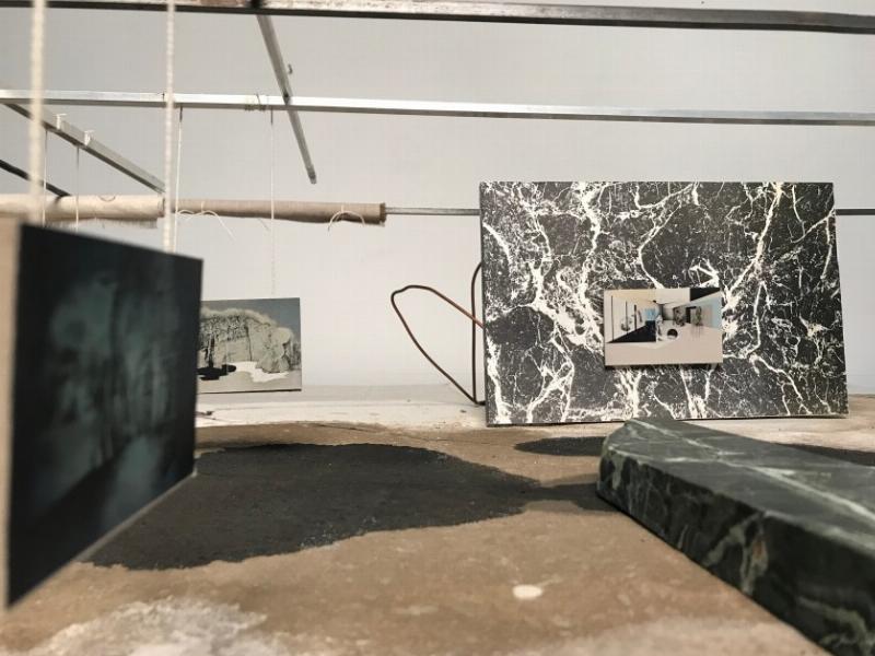 Présentation chronologique des styles architecturaux français au Musée, du Gothique à la Modernité, soulignant l'évolution et l'innovation.