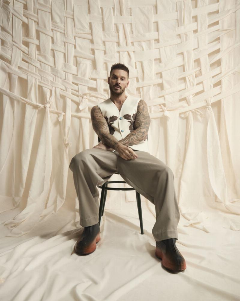 L'énergie vibrante de la musique pop française des années 80, avec des synthétiseurs lumineux et des coiffures audacieuses